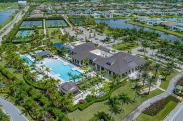 9249 Crestview Circle, Palm Beach Gardens, FL 33412
