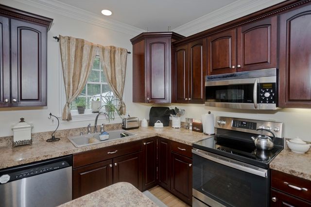 197 Bumstead Rd, Monson, MA 01057