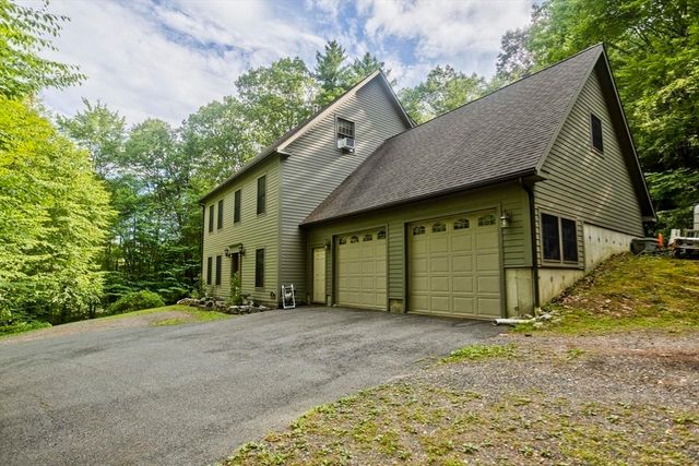 197 Bumstead Rd, Monson, MA 01057