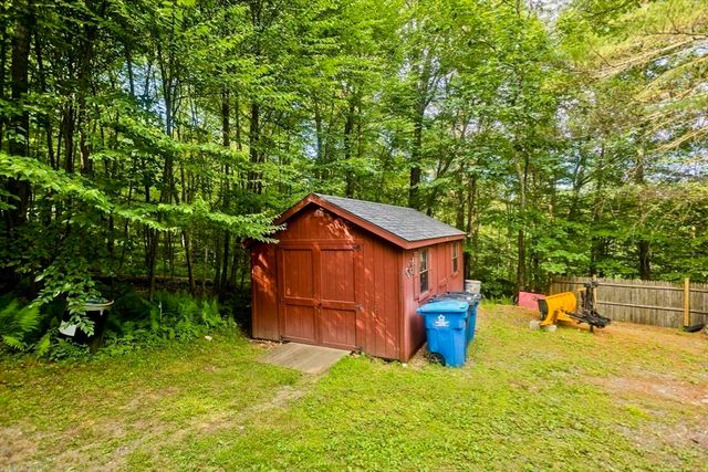 197 Bumstead Rd, Monson, MA 01057