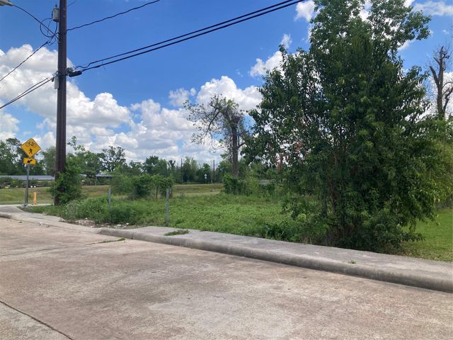 5004 Falls Street, Houston, TX 77026