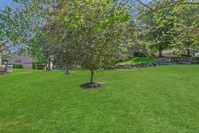 4 Steven Drive 1, Ossining, NY 10562