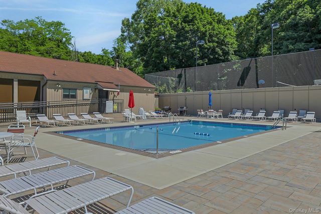 4 Steven Drive 1, Ossining, NY 10562