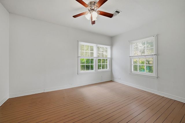 1105 W Hull Street, Denison, TX 75020