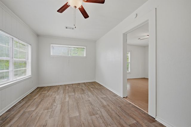 1105 W Hull Street, Denison, TX 75020