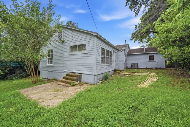 1105 W Hull Street, Denison, TX 75020