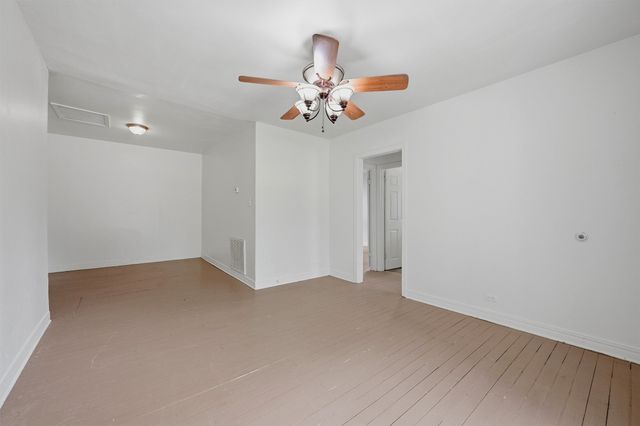 1105 W Hull Street, Denison, TX 75020