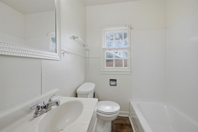 1105 W Hull Street, Denison, TX 75020