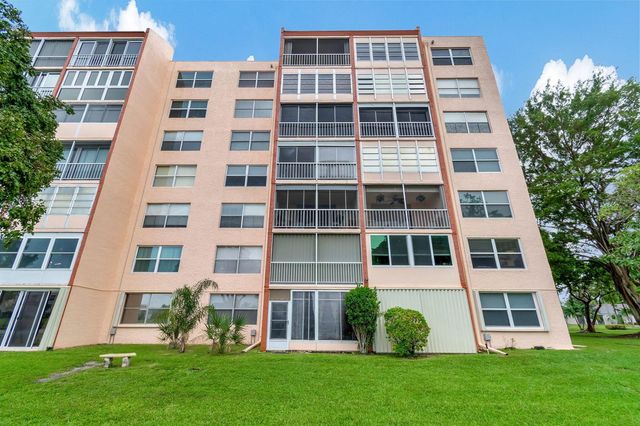 14575 Bonaire Boulevard 402, Delray Beach, FL 33446