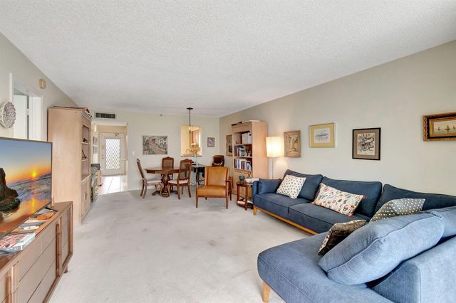 14575 Bonaire Boulevard 402, Delray Beach, FL 33446