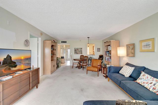 14575 Bonaire Boulevard 402, Delray Beach, FL 33446