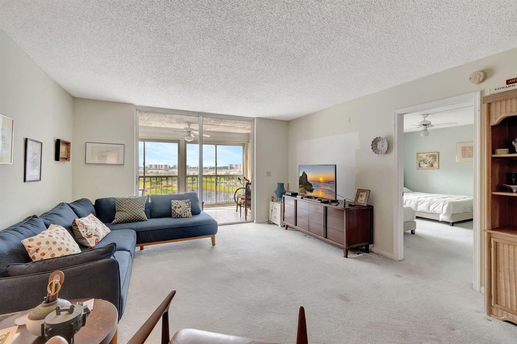 14575 Bonaire Boulevard 402, Delray Beach, FL 33446