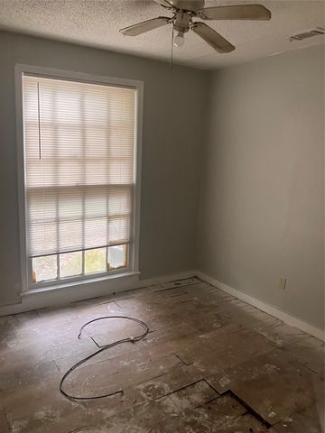 7019 Golden Meadows Road, Greenwood, LA 71033