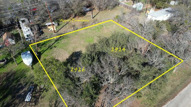 2924 Forest Park Drive, Granbury, TX 76048