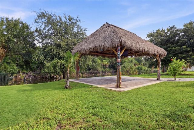 281 PEMBROKE DRIVE, Port Charlotte, FL 33954