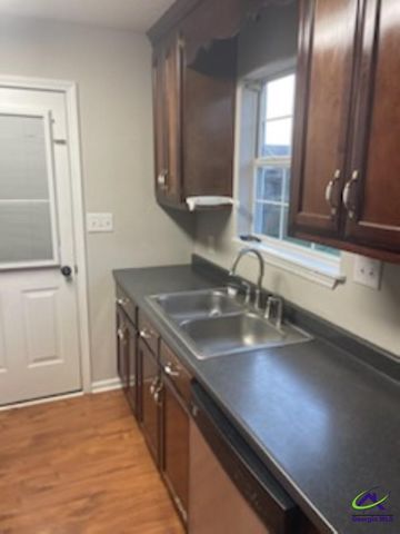 100 Billington Court, Bonaire, GA 31005