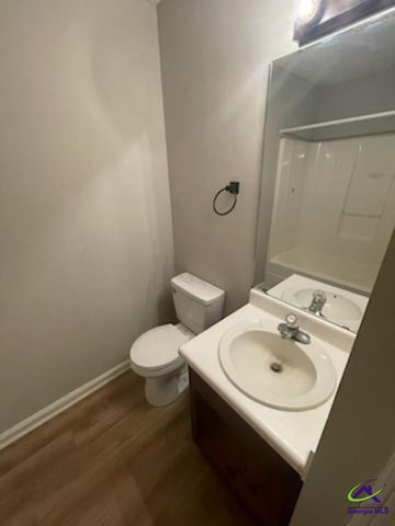 100 Billington Court, Bonaire, GA 31005