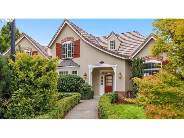 2215 Nw CRESTVIEW Way, Portland, OR 97229