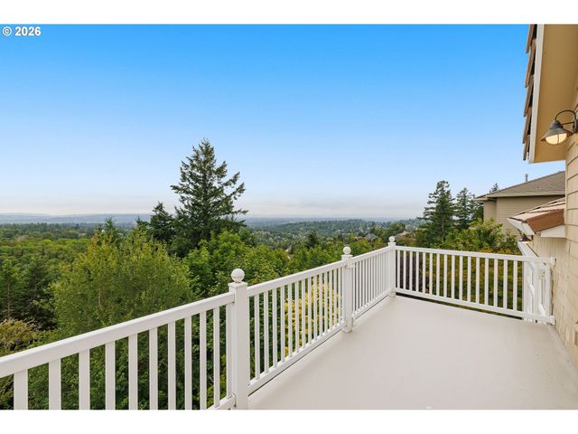2215 Nw CRESTVIEW Way, Portland, OR 97229