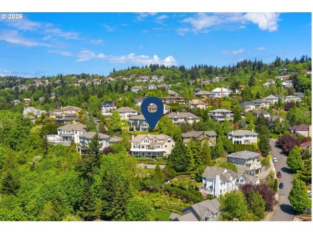 2215 Nw CRESTVIEW Way, Portland, OR 97229