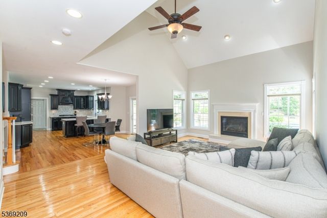 6 Perin Pl, Roxbury Twp., NJ 07876