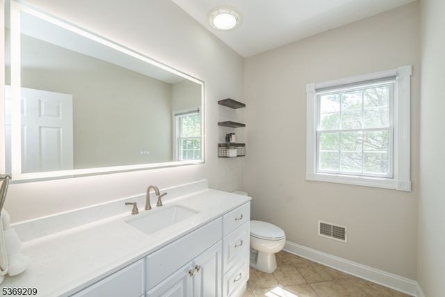 6 Perin Pl, Roxbury Twp., NJ 07876
