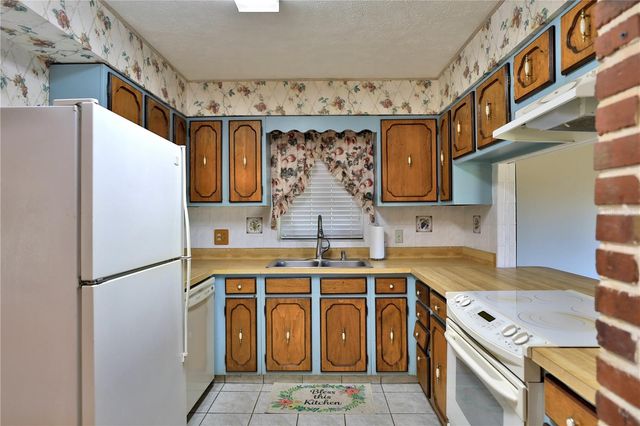 2155 SE COUNTY HIGHWAY 484, Belleview, FL 34420