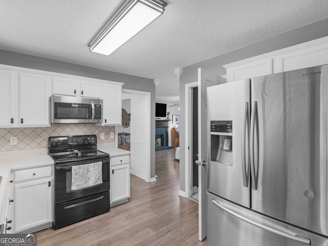 527 Gallantry Trail, Mcdonough, GA 30252