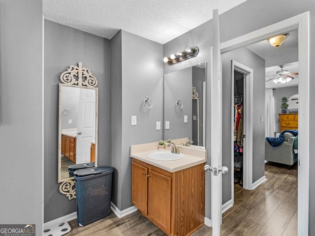 527 Gallantry Trail, Mcdonough, GA 30252