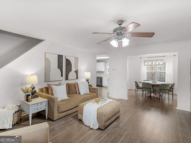 527 Gallantry Trail, Mcdonough, GA 30252