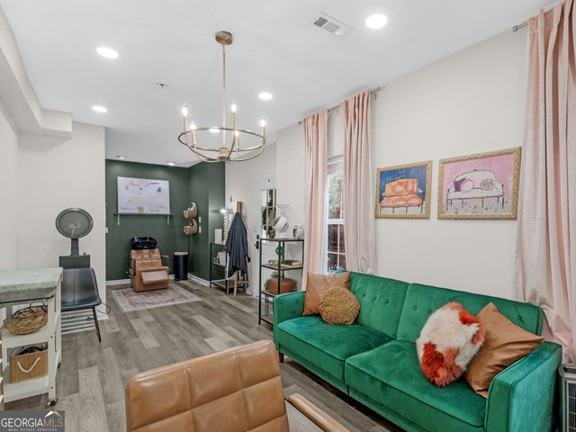 527 Gallantry Trail, Mcdonough, GA 30252