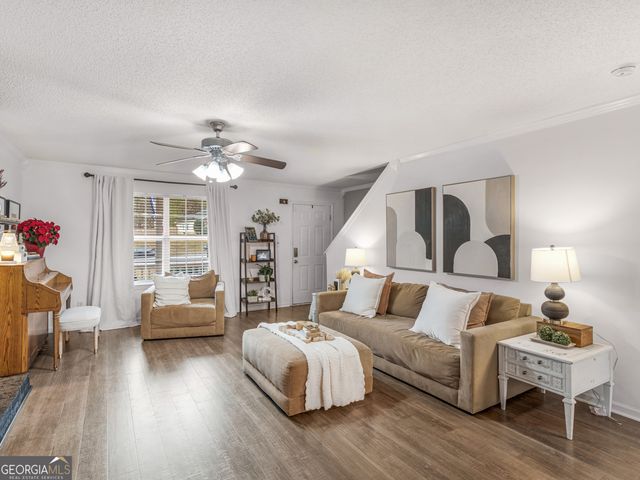 527 Gallantry Trail, Mcdonough, GA 30252