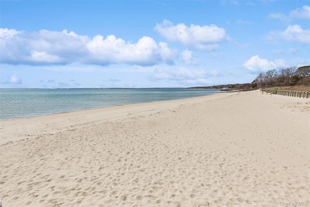 2100 Bay Avenue, Mattituck, NY 11952