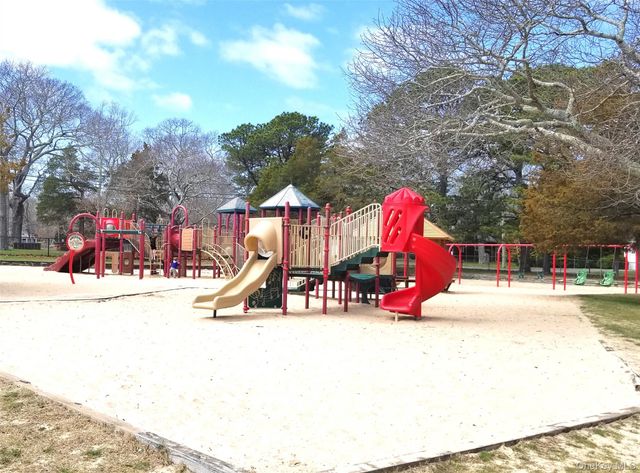 2100 Bay Avenue, Mattituck, NY 11952