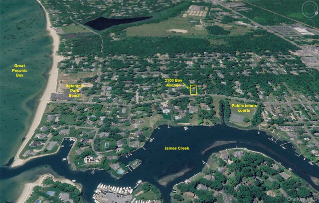 2100 Bay Avenue, Mattituck, NY 11952