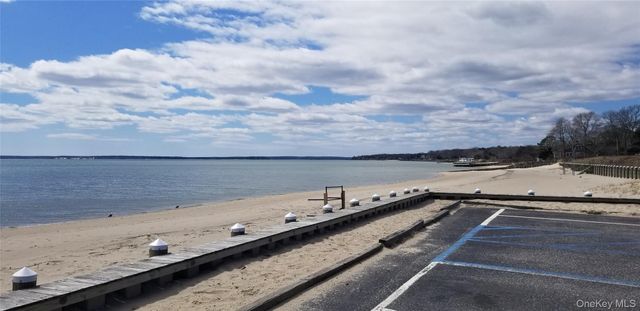 2100 Bay Avenue, Mattituck, NY 11952