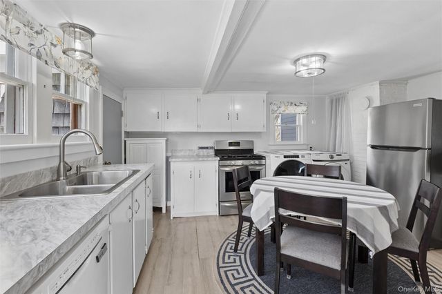 2100 Bay Avenue, Mattituck, NY 11952