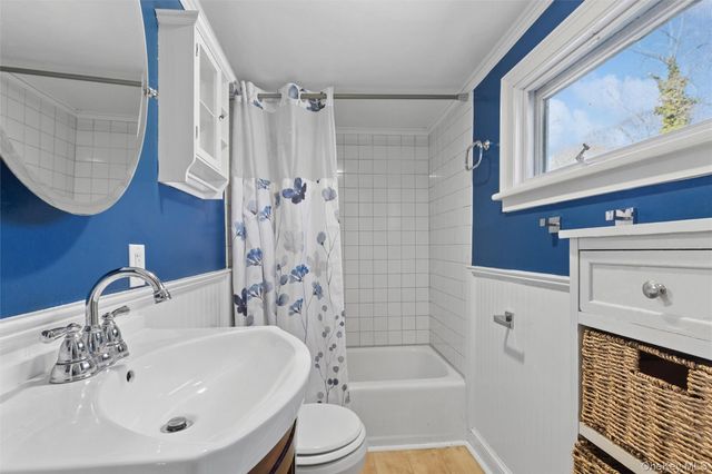 2100 Bay Avenue, Mattituck, NY 11952