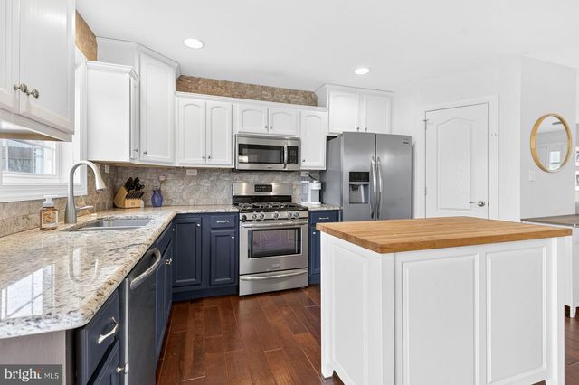 5253 SUMMERFIELD DR, Mount Joy, PA 17552