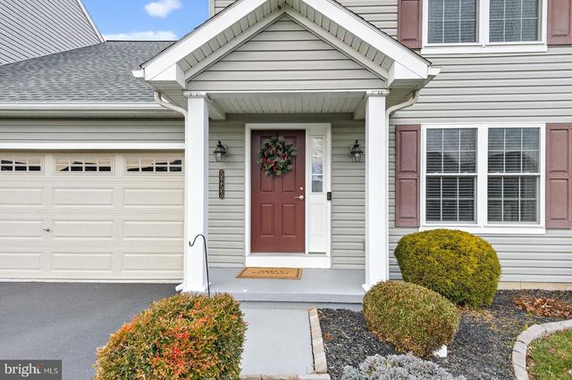 5253 SUMMERFIELD DR, Mount Joy, PA 17552