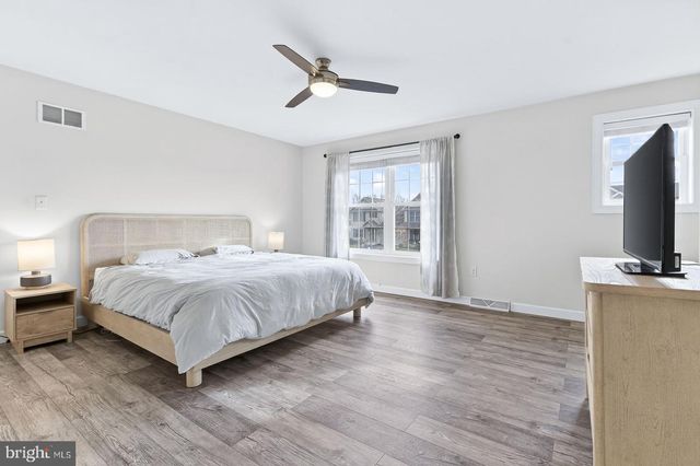 5253 SUMMERFIELD DR, Mount Joy, PA 17552