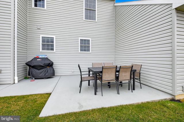 5253 SUMMERFIELD DR, Mount Joy, PA 17552