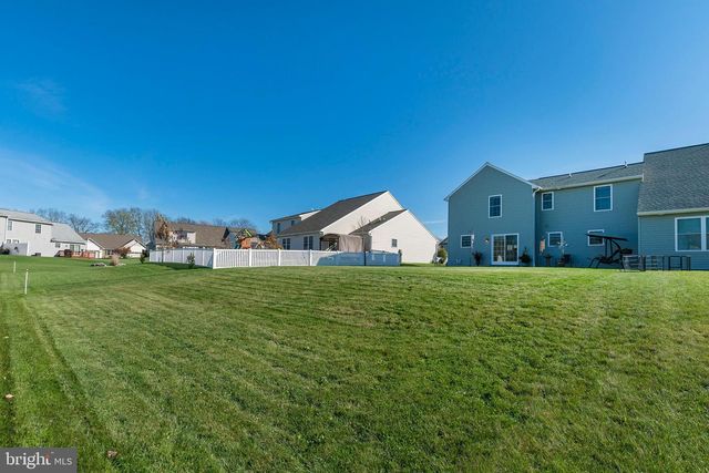 5253 SUMMERFIELD DR, Mount Joy, PA 17552