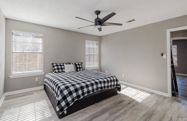 109 Honeysuckle Hills Drive, Redfield, AR 72132