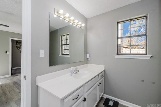 109 Honeysuckle Hills Drive, Redfield, AR 72132