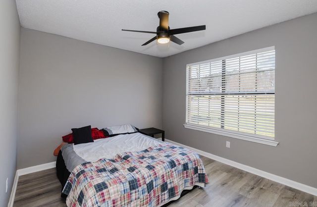 109 Honeysuckle Hills Drive, Redfield, AR 72132