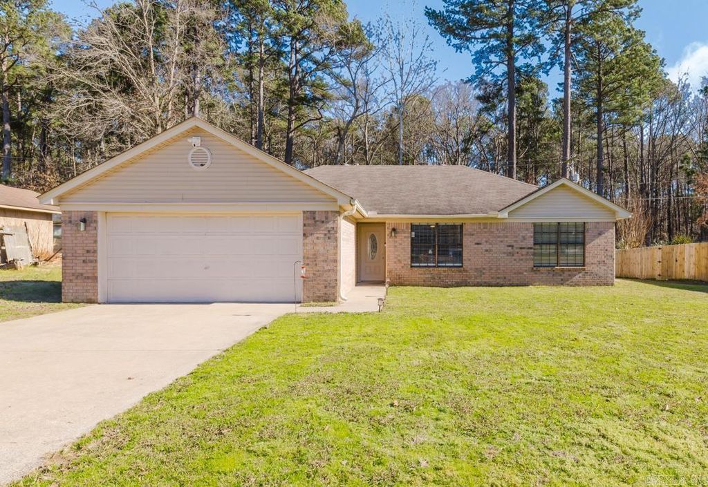 109 Honeysuckle Hills Drive, Redfield, AR 72132