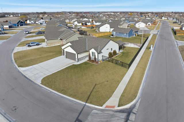 1702 N Kentucky Ln, Wichita, KS 67235