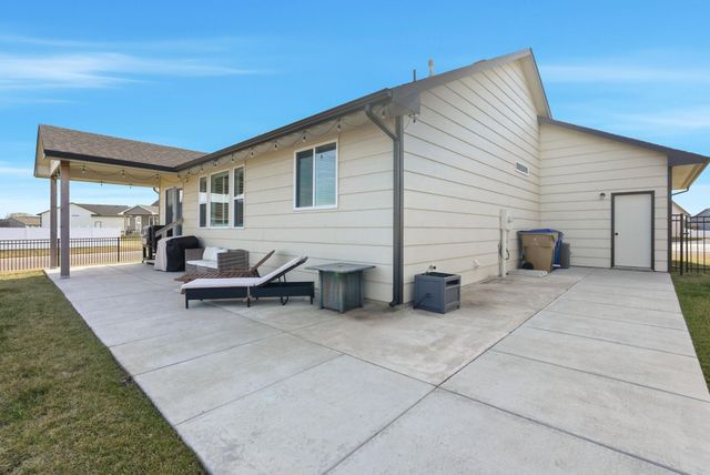 1702 N Kentucky Ln, Wichita, KS 67235