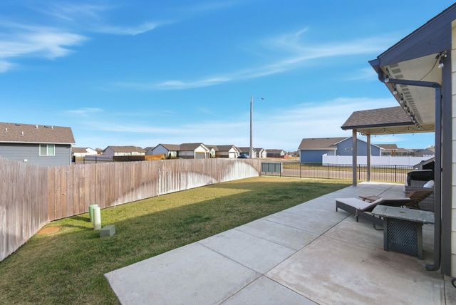 1702 N Kentucky Ln, Wichita, KS 67235